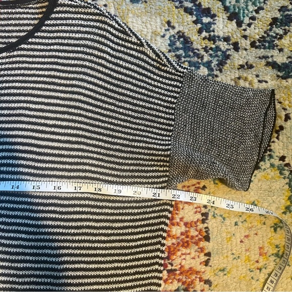 Eileen Fisher Organic Linen Striped Short Sleeve Knit Sweater Top Size M Black - Picture 3 of 7